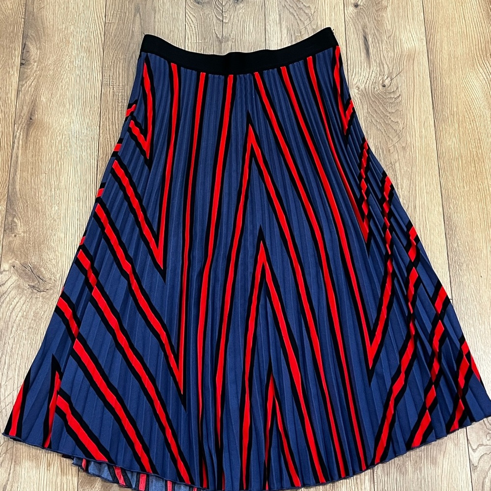H&M Red and Blue Midi A-line Skirt with Pleats